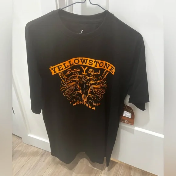 Medium Yellowstone Dutton Ranch T-Shirt - Picture 1 of 4